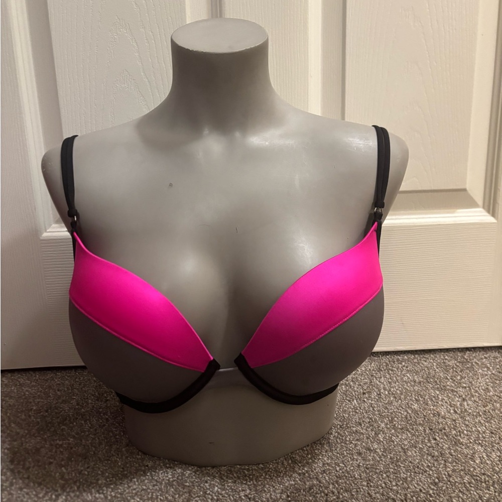 Victoria secret very sexy push up bra 32 DDD